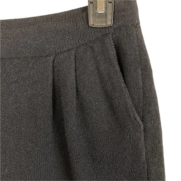 St. John Basics Black Santana Knit Pleated Cropped Pull On Pants Size 2 - Picture 4 of 5